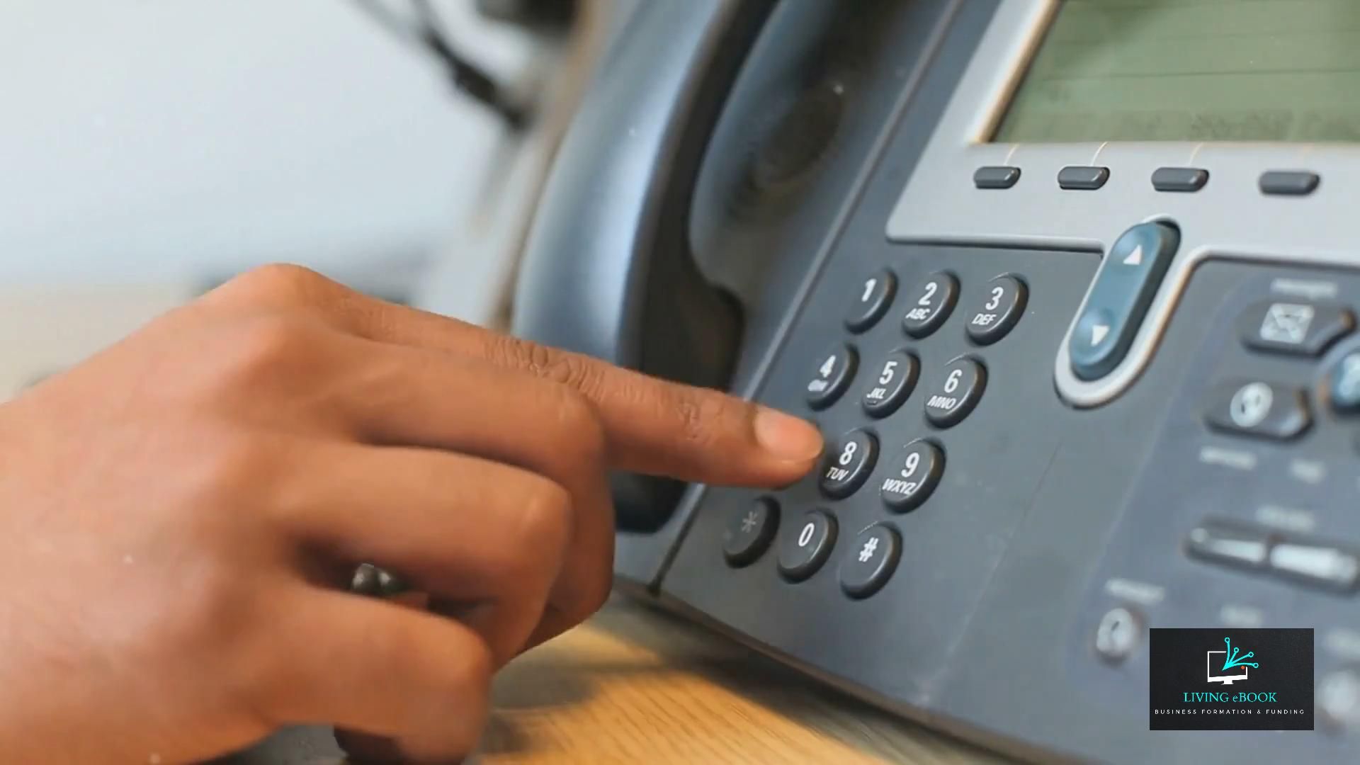 Business Phone Number vs Mobile Number: What Lenders May See